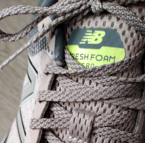 Men's New Balance Fresh Foam 680. Size 9.5 - Picture 8 of 9